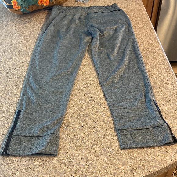Xersion Gray Joggers Sweatpants Medium - Picture 13 of 15